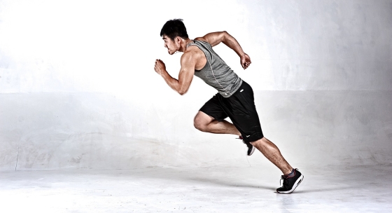 Behať v daždi? Áno, ale bezpečne: Tipy, ako z behu v daždi vyťažiť maximum