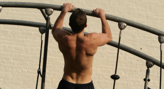 Zlepšite si výkonnosť pri zhyboch i stav chrbta týmito tréningami